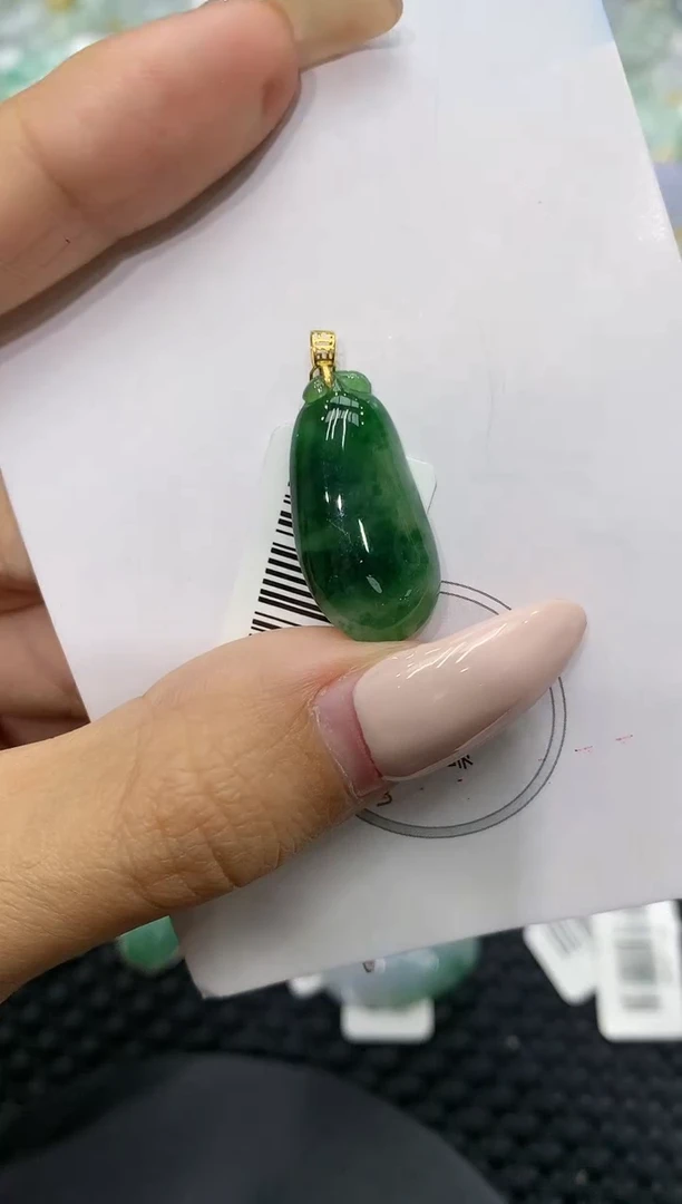 颈饰18K金镶嵌翡翠111111111111