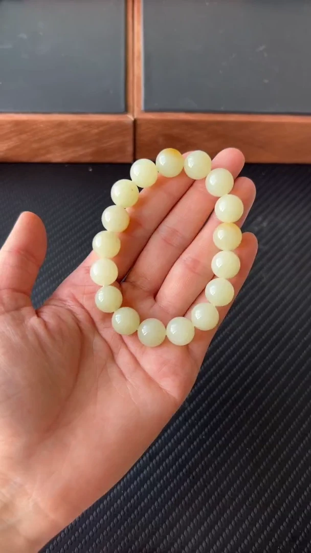 【闪购商品】和田玉手串未镶嵌若羌微色差卡12