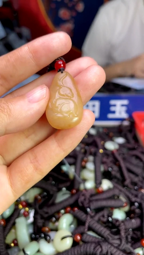 未镶嵌和田玉挂件1
