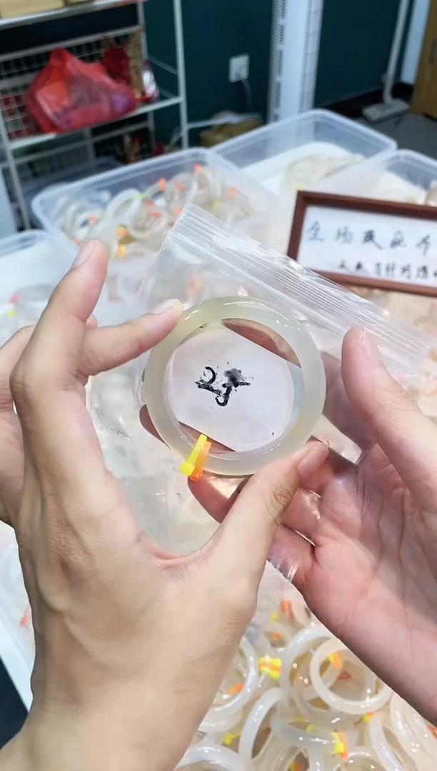 玛瑙/玉髓手镯未镶嵌25-50+