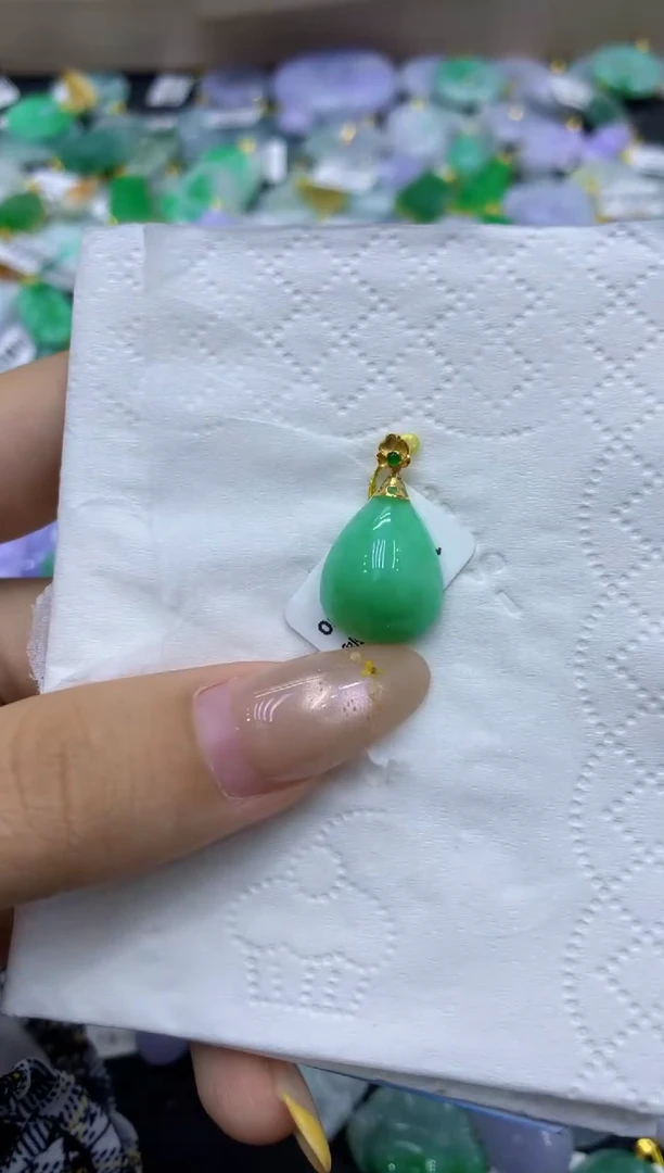 颈饰18K金镶嵌翡翠天然缅甸翡翠A货