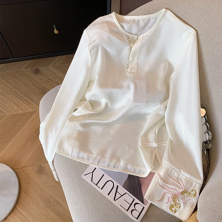 袖口刺绣新中式提花缎面衬衫女2025春款独特别致复古国风内搭上衣