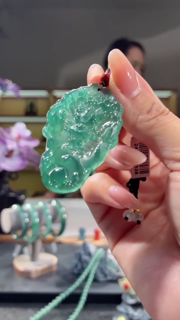 吊坠(不含链)未镶嵌翡翠龙牌