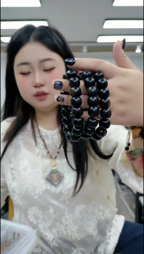 【闪购商品】香榧木0532黑金色手串