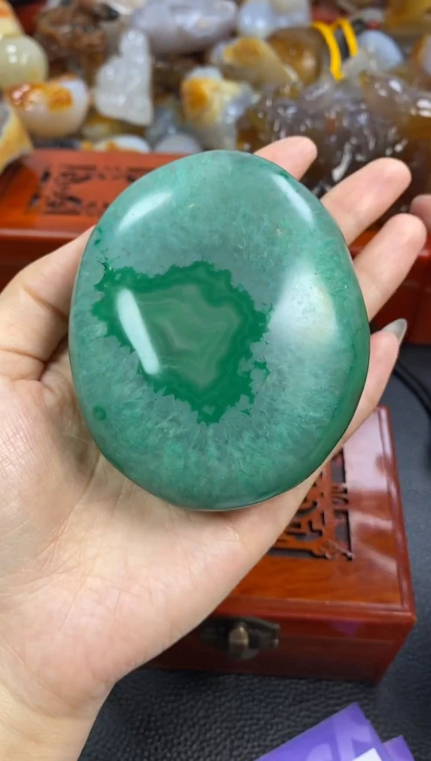 未镶嵌手把石英质玉我**贝玛瑙玉髓