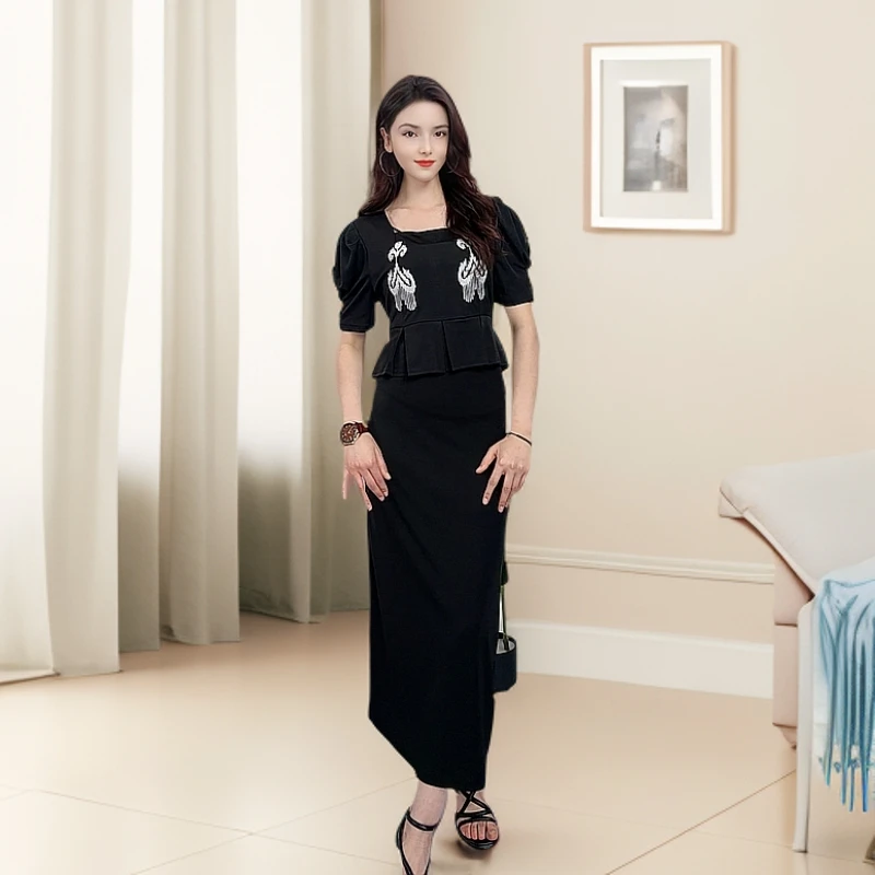 8007方领气质显瘦时尚优雅民族风花纹女装连衣裙