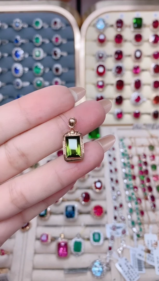18K金镶嵌碧玺吊坠碧玺2.65CT