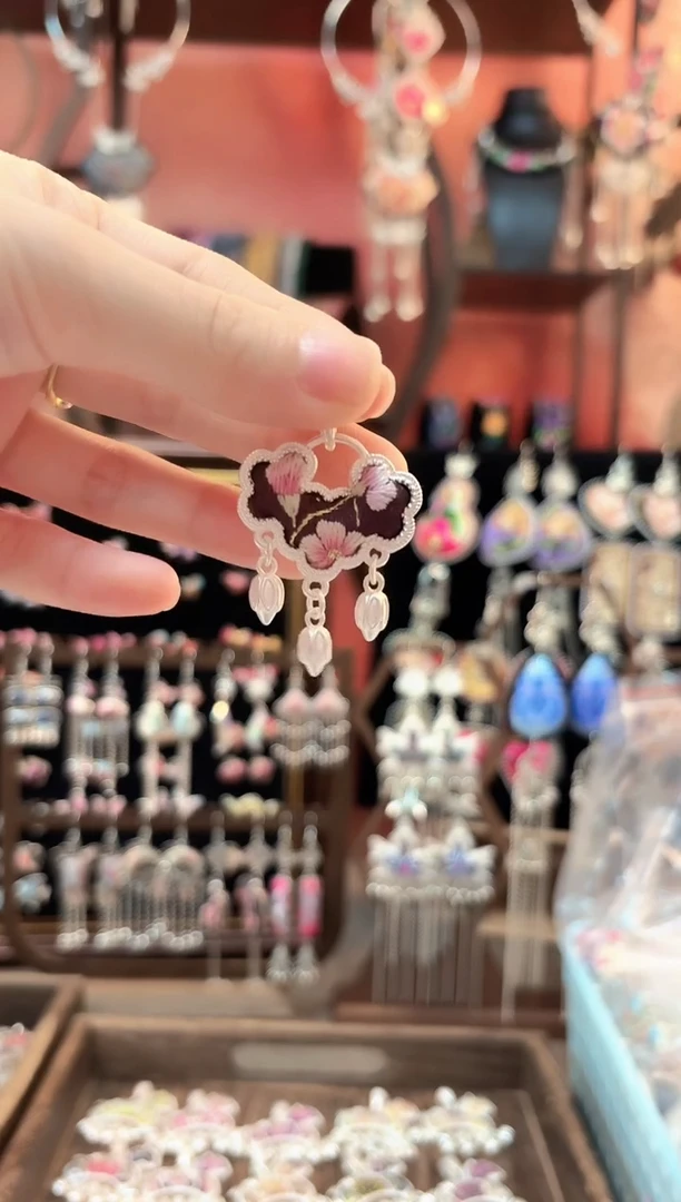 织绣云织谣民族风精美饰品   6