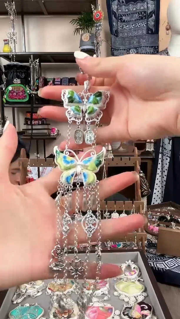 织绣✨****?民族风非遗老绣饰品173