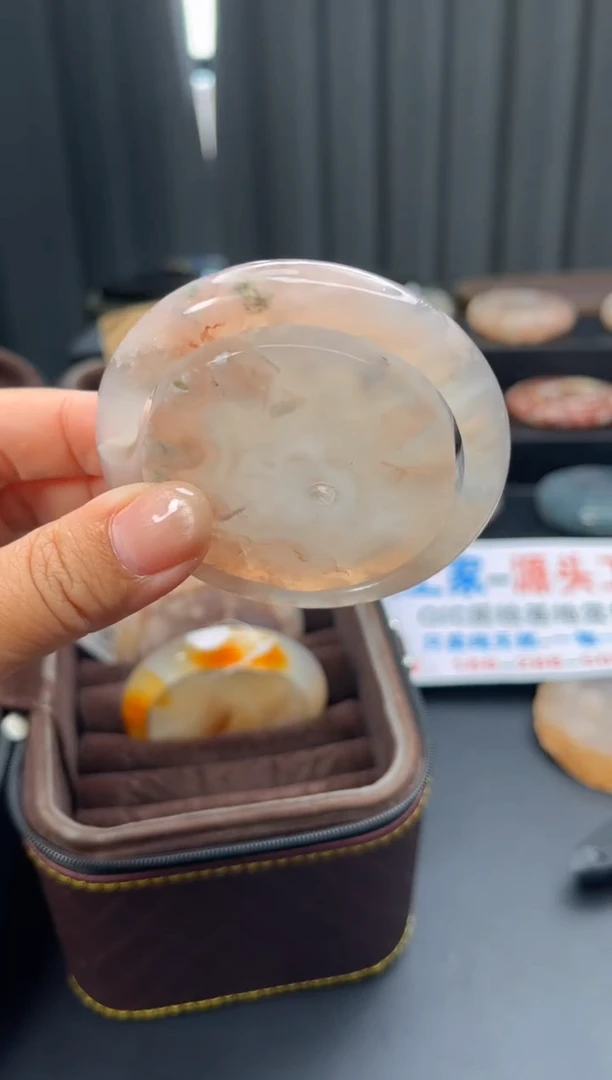 石英质玉手镯未镶嵌赠送镯心（圈口53