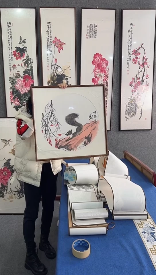 国画60*60松鼠实木装裱