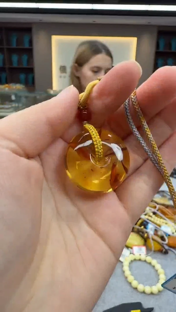 琥珀颈饰未镶嵌245号秒拍 假一罚三