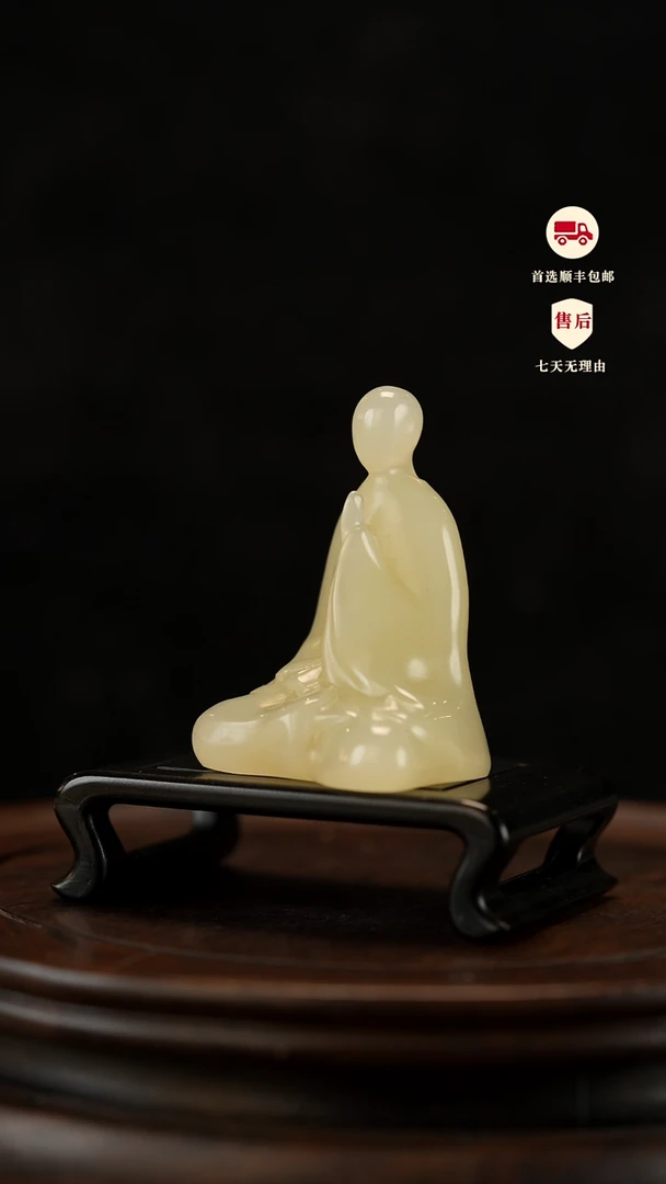 云南石竹叶青雕刻：禅悟摆件