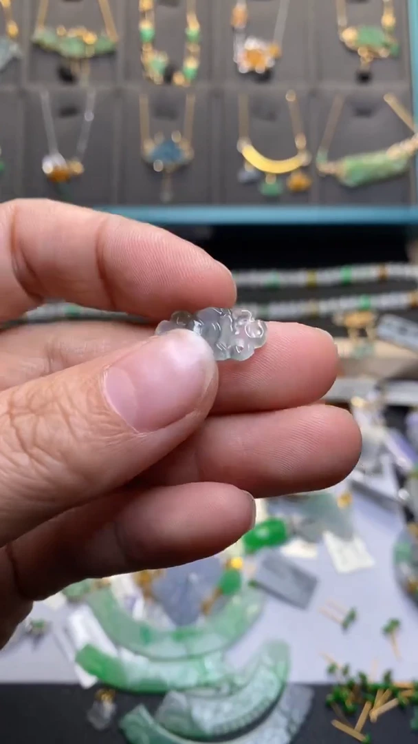 颈饰未镶嵌翡翠净货38702