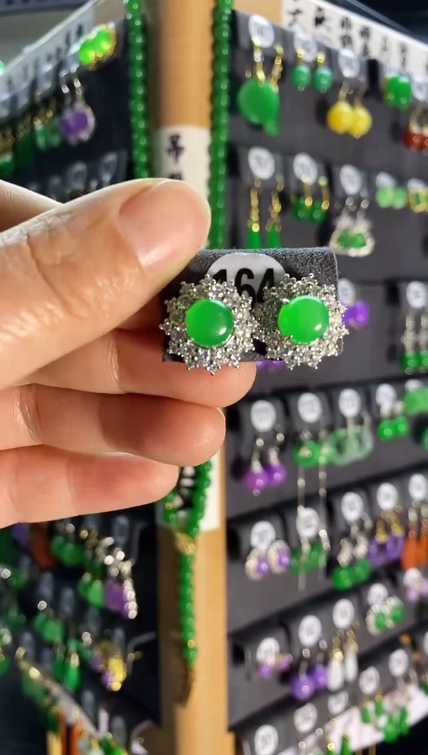 【闪购商品】翡翠耳饰银S925镶嵌164...