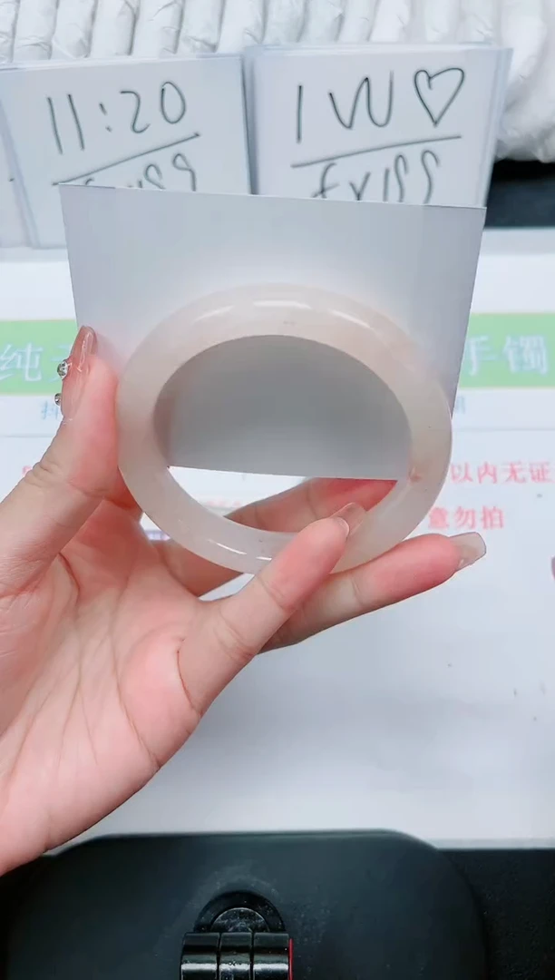 【闪购商品】石英质玉手镯未镶嵌91