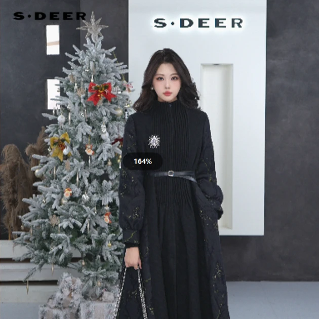 S·DEER圣迪奥冬季轻奢气质收腰优雅时尚潮流印花中长款羽绒服外套