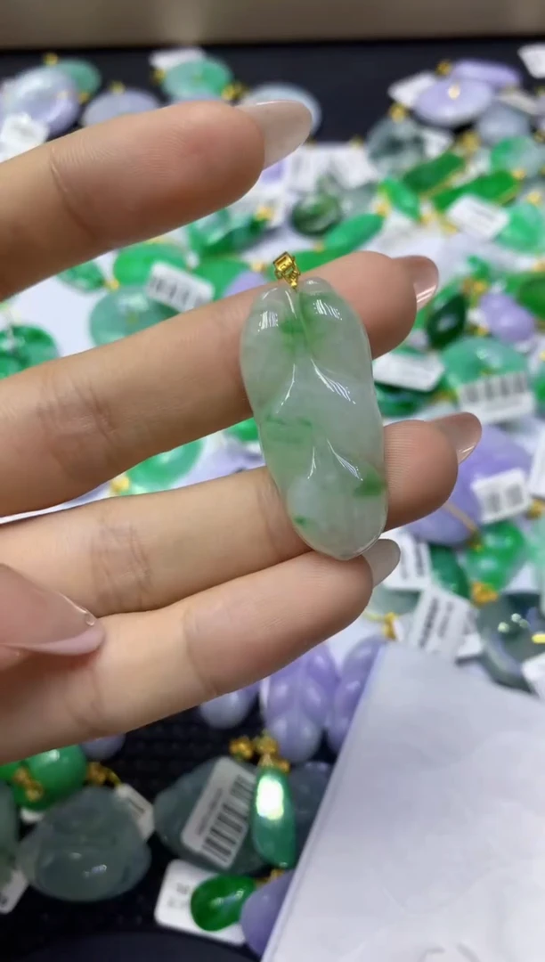 颈饰18K金镶嵌翡翠天然缅甸翡翠A货