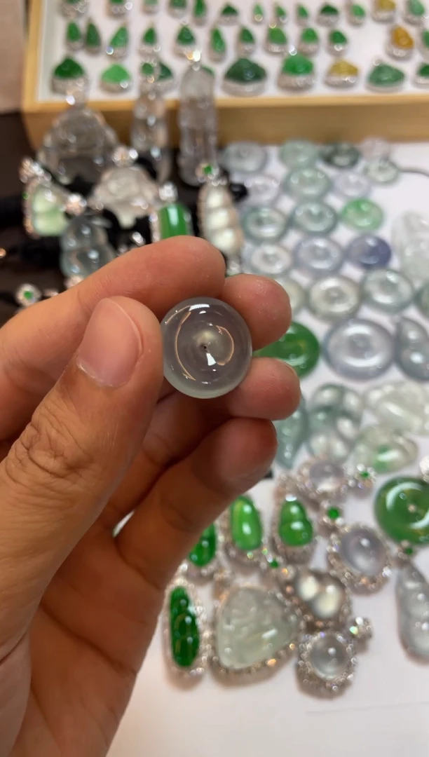 【闪购商品】翡翠吊坠(不含链)未镶嵌平安扣