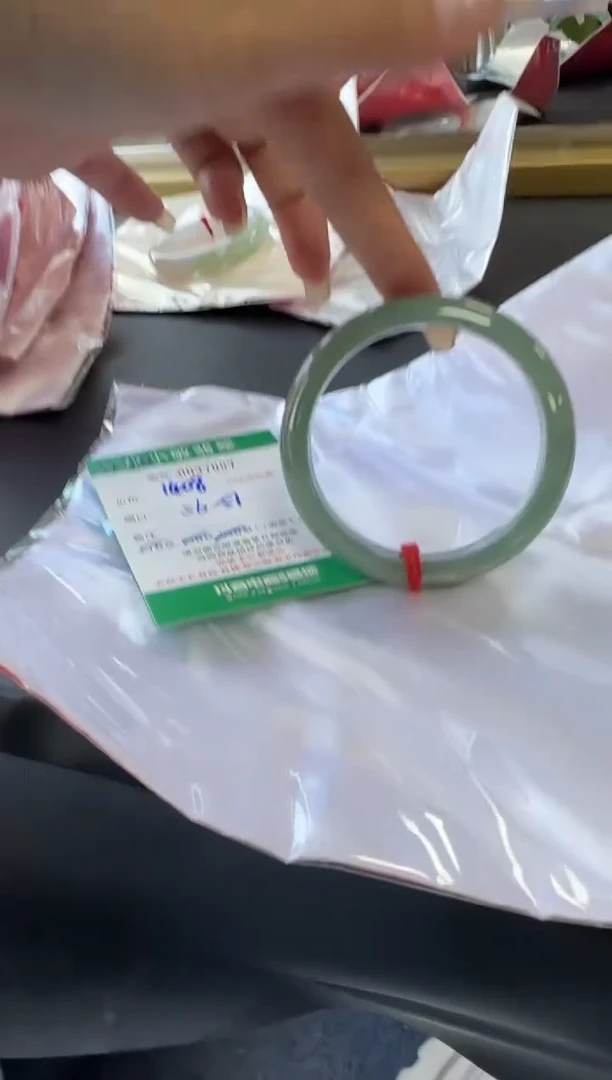 未镶嵌手镯翡翠A货手镯/微瑕