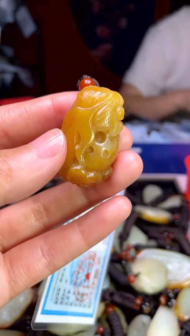 和田玉未镶嵌颈饰1