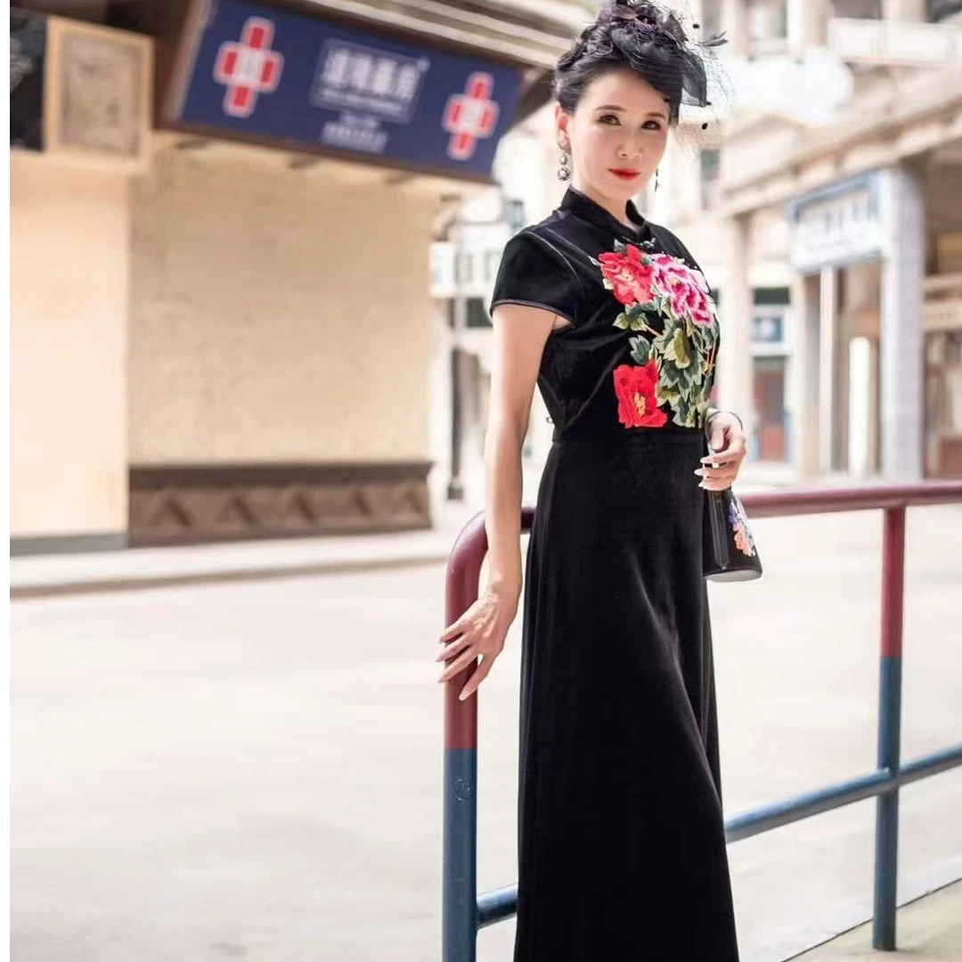 金丝绒旗袍新款夏季新中式改良复古刺绣旗袍高级显瘦黑色连衣裙