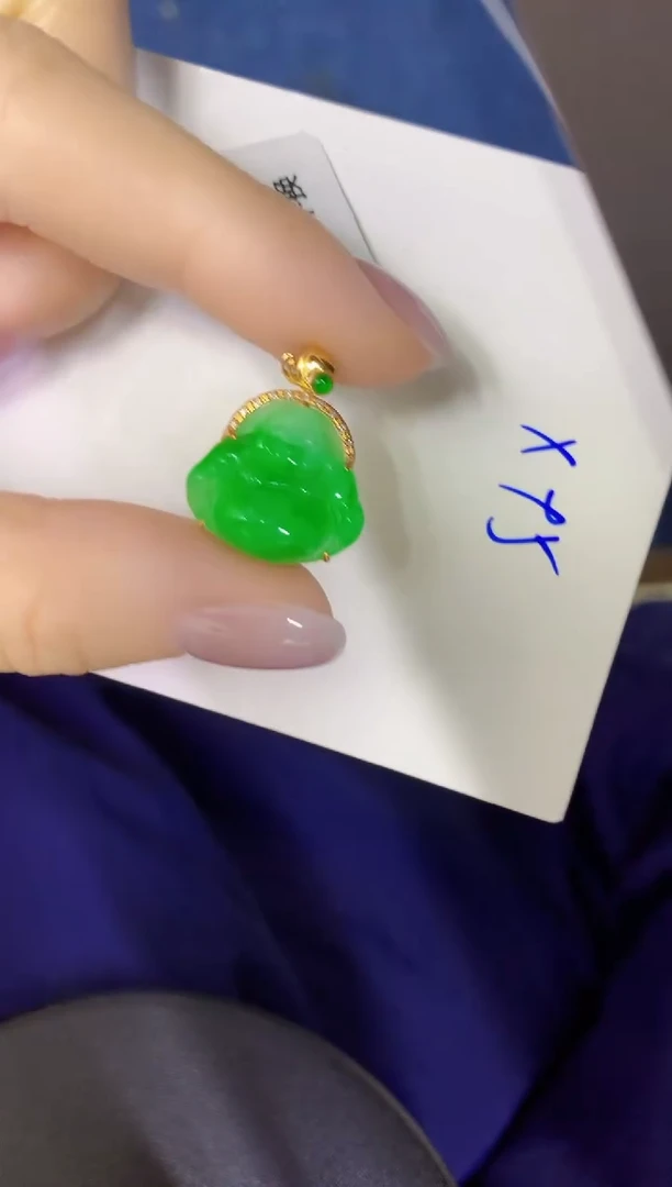 颈饰18K金镶嵌翡翠缅甸天然翡翠A货
