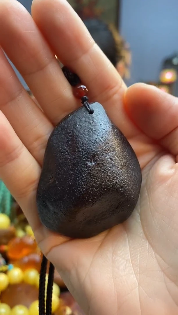 琥珀颈饰未镶嵌吊坠