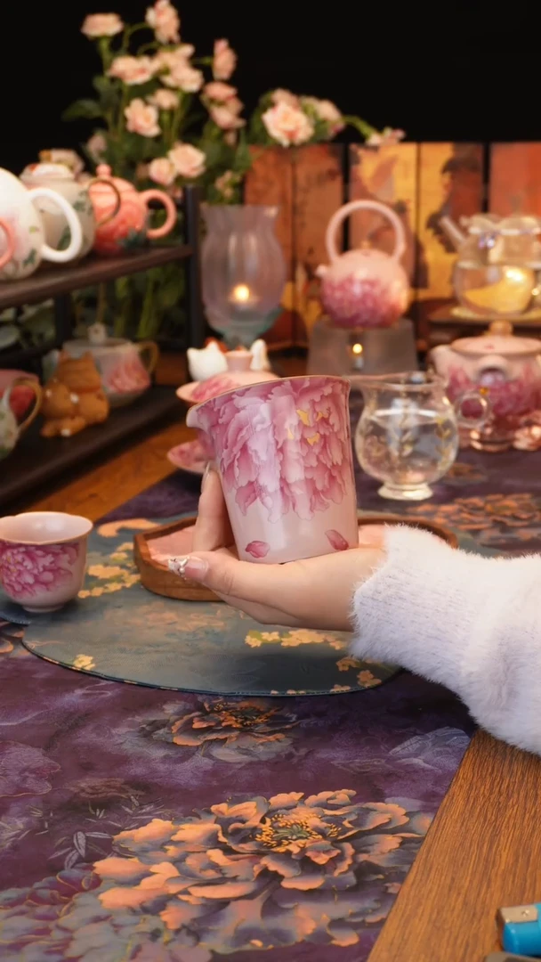 【闪购商品】粉汝牡丹公道杯·····