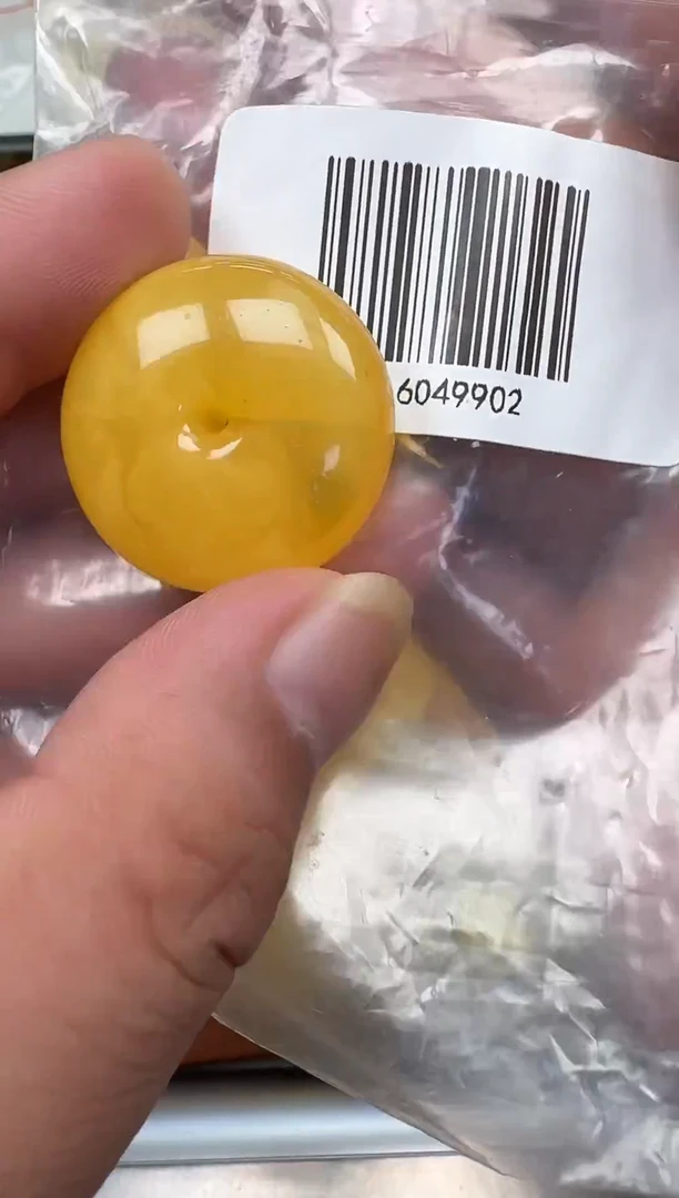 裸石琥珀未镶嵌如图