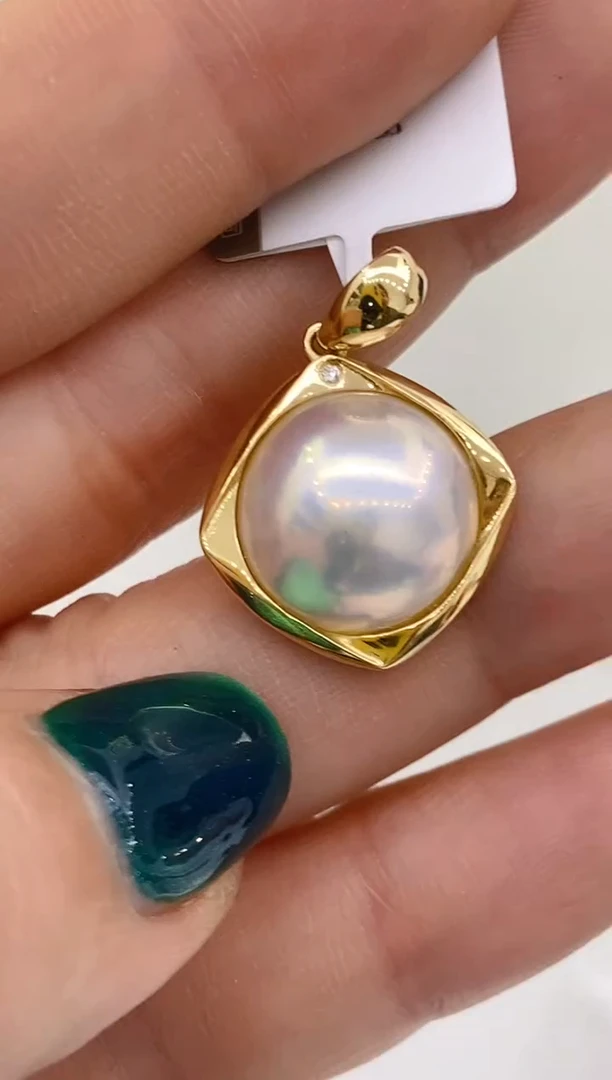 【闪购商品】拼合珍珠（马贝珠）吊坠18K金镶嵌229