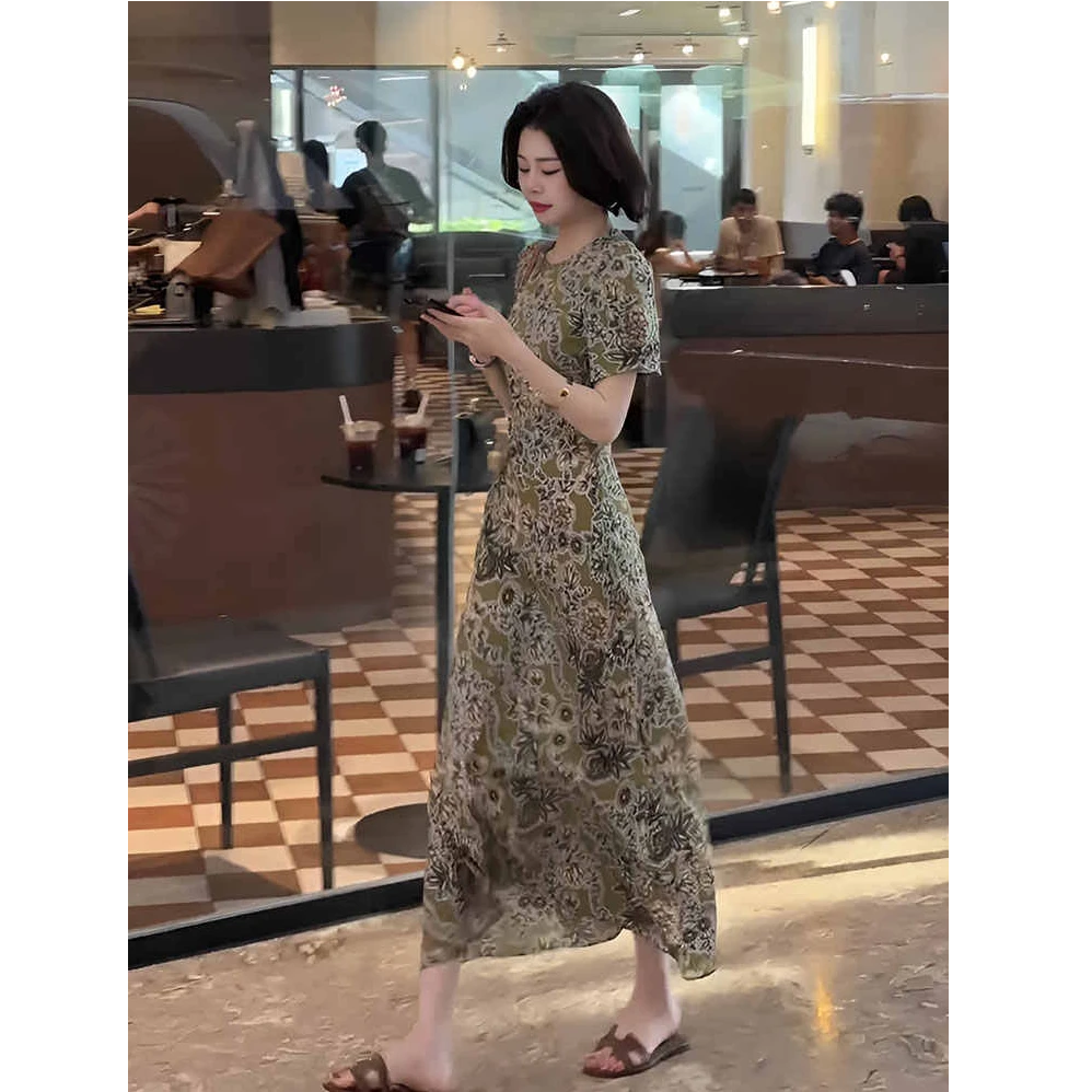 复古油画晕染花卉短袖连衣裙女2025新款夏季慵懒松弛感度假长裙子