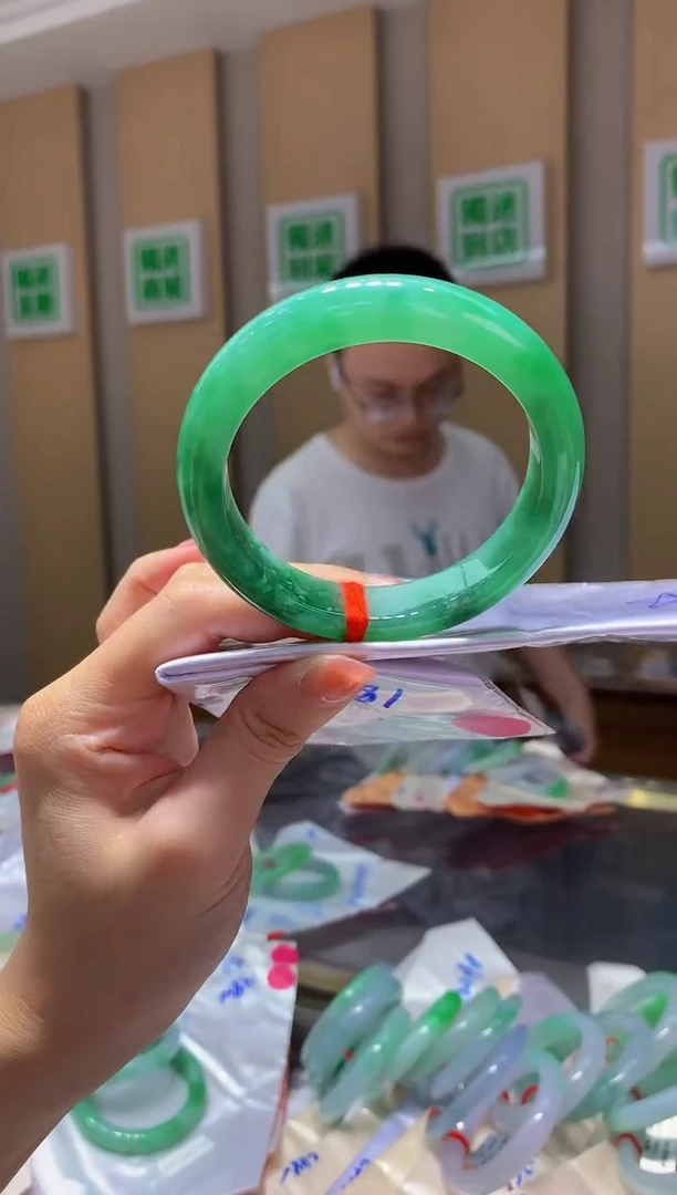 未镶嵌手镯翡翠-Q72全款18万 定金2万