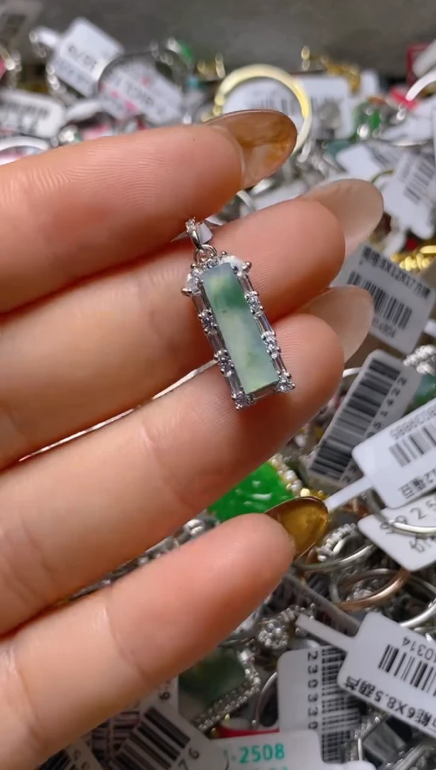 银S925镶嵌戒指翡翠百内无证书