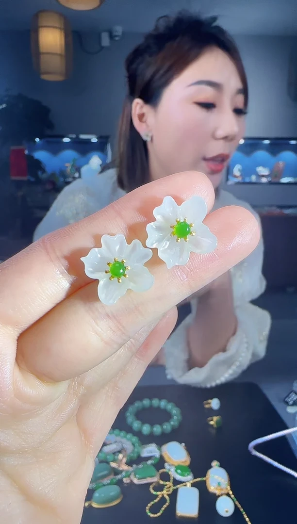 【闪购商品】和田玉耳钉银S925镶嵌1