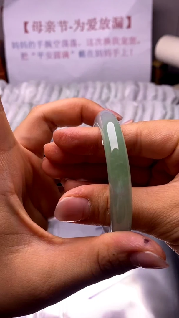 时尚缅料女手镯290