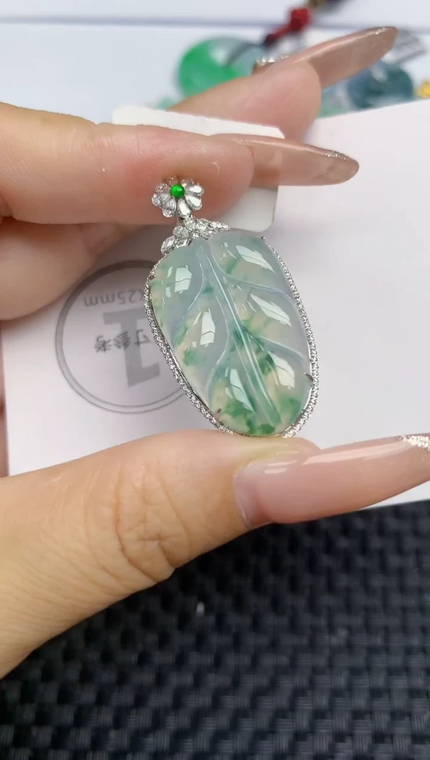 颈饰18K金镶嵌翡翠天然缅甸A货翡翠百元以上9元证书费自理