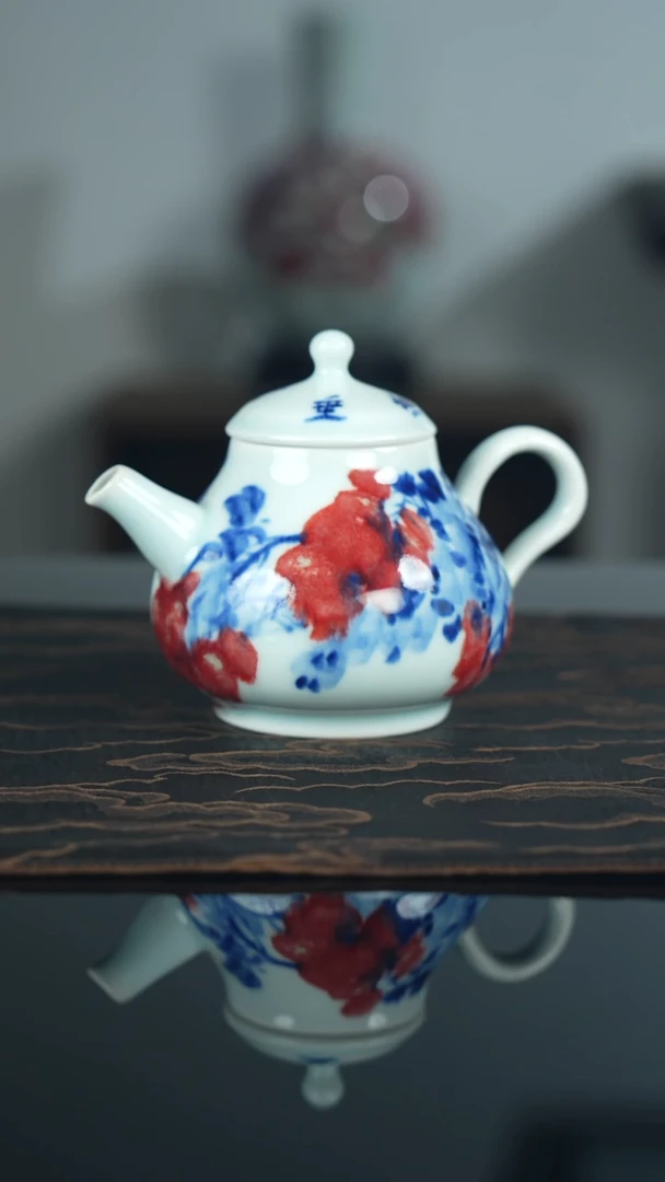 瓷片《凝紫垂丝》青花釉里红壶