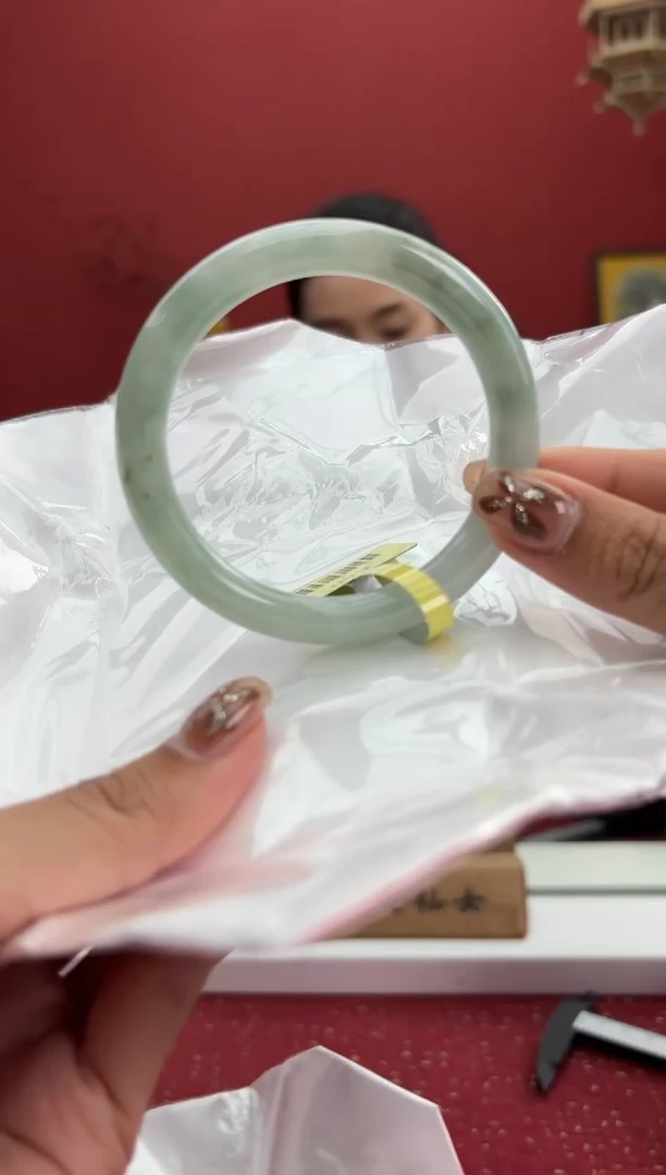 【闪购商品】翡翠手镯（圆镯）未镶嵌22手镯