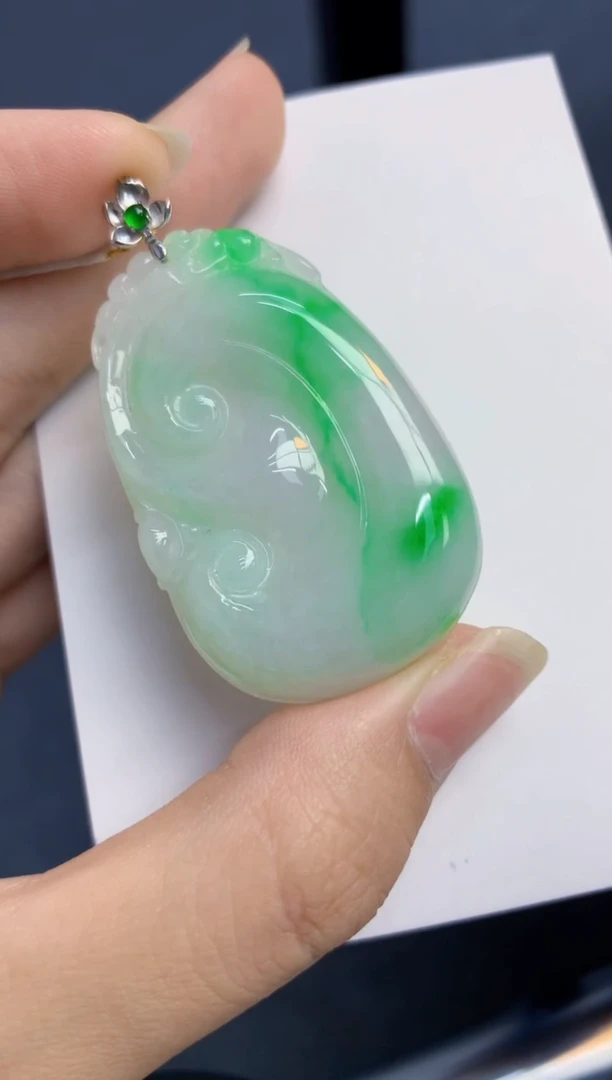 颈饰18K金镶嵌翡翠天然缅甸A货翡翠