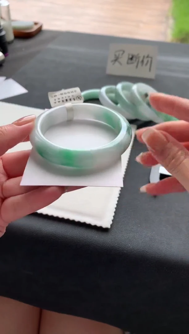 翡翠手镯未镶嵌53.5正圈买断A5918