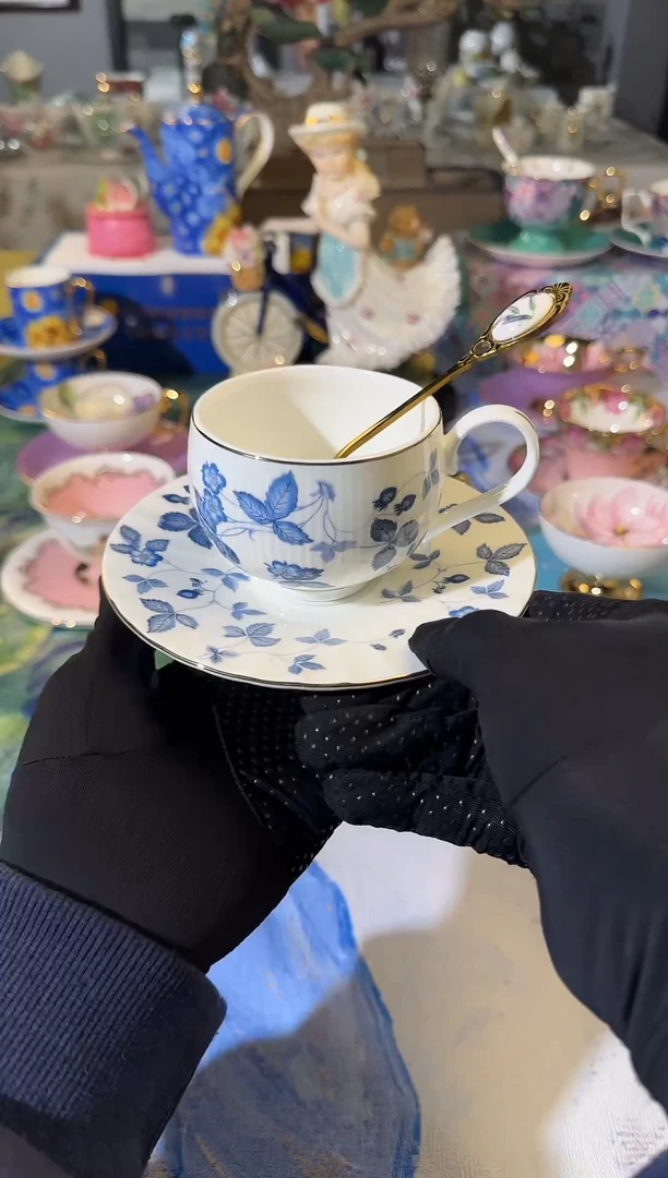 【闪购商品】瓷片大牌同款 骨瓷+手绘描金 送小汤勺