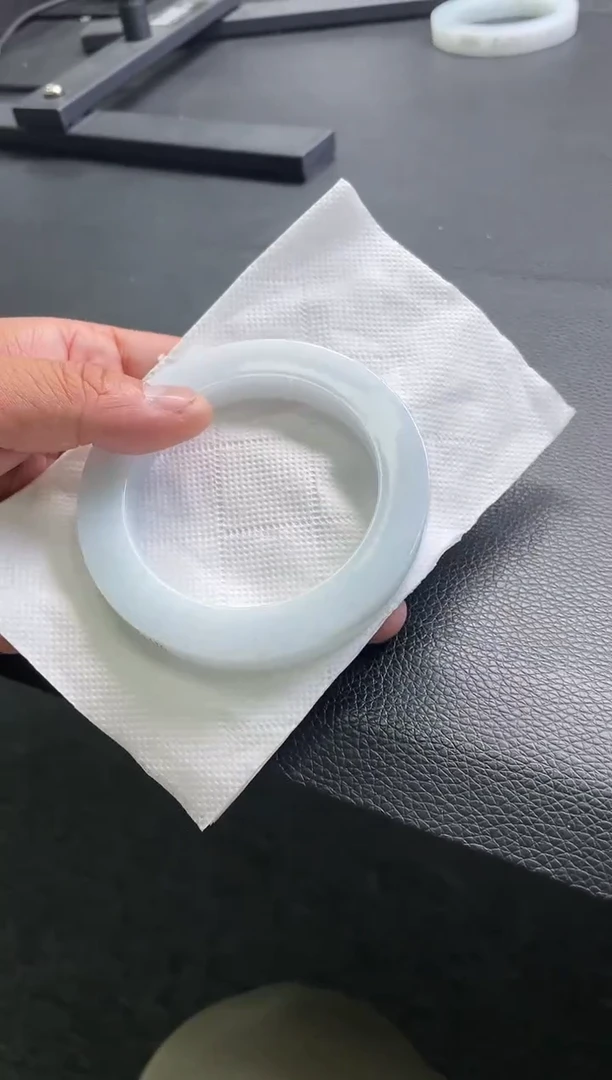 未镶嵌手镯定制翡翠手镯