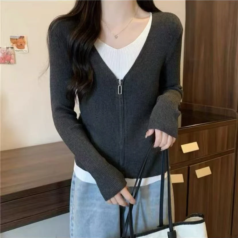 V领针织衫长袖女2025新款春季黑色假两件打底衫韩版显瘦百搭上衣