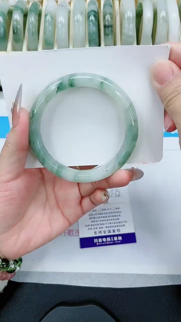 【闪购商品】石英质玉手镯未镶嵌40号/61-62圈