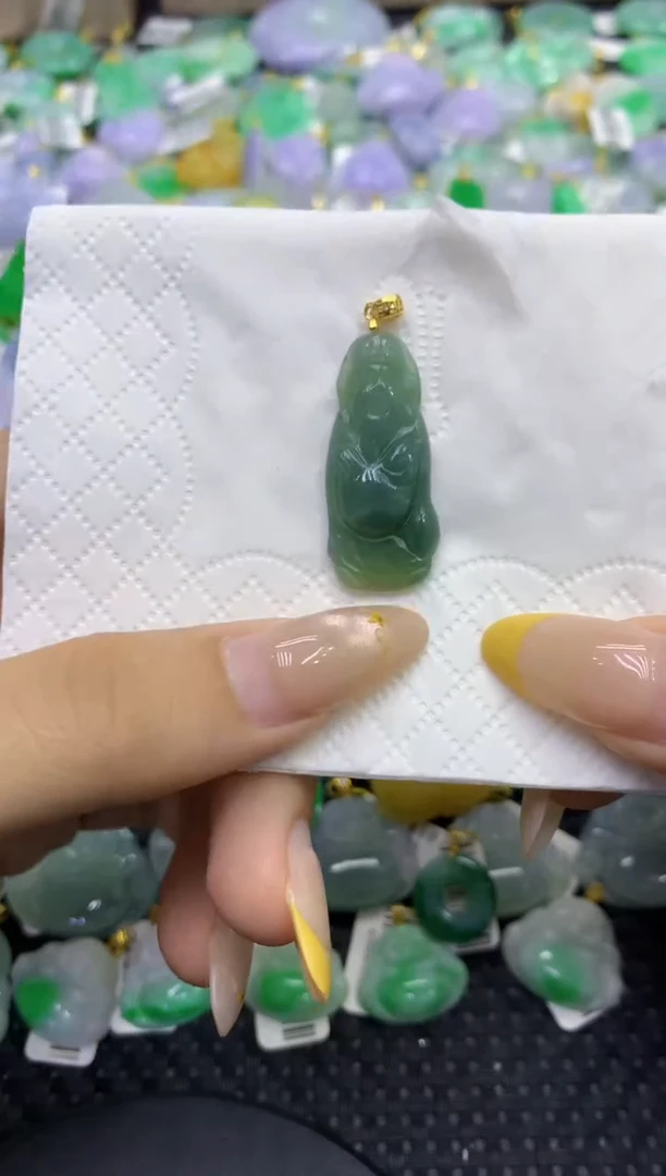 颈饰未镶嵌翡翠天然缅甸翡翠A货