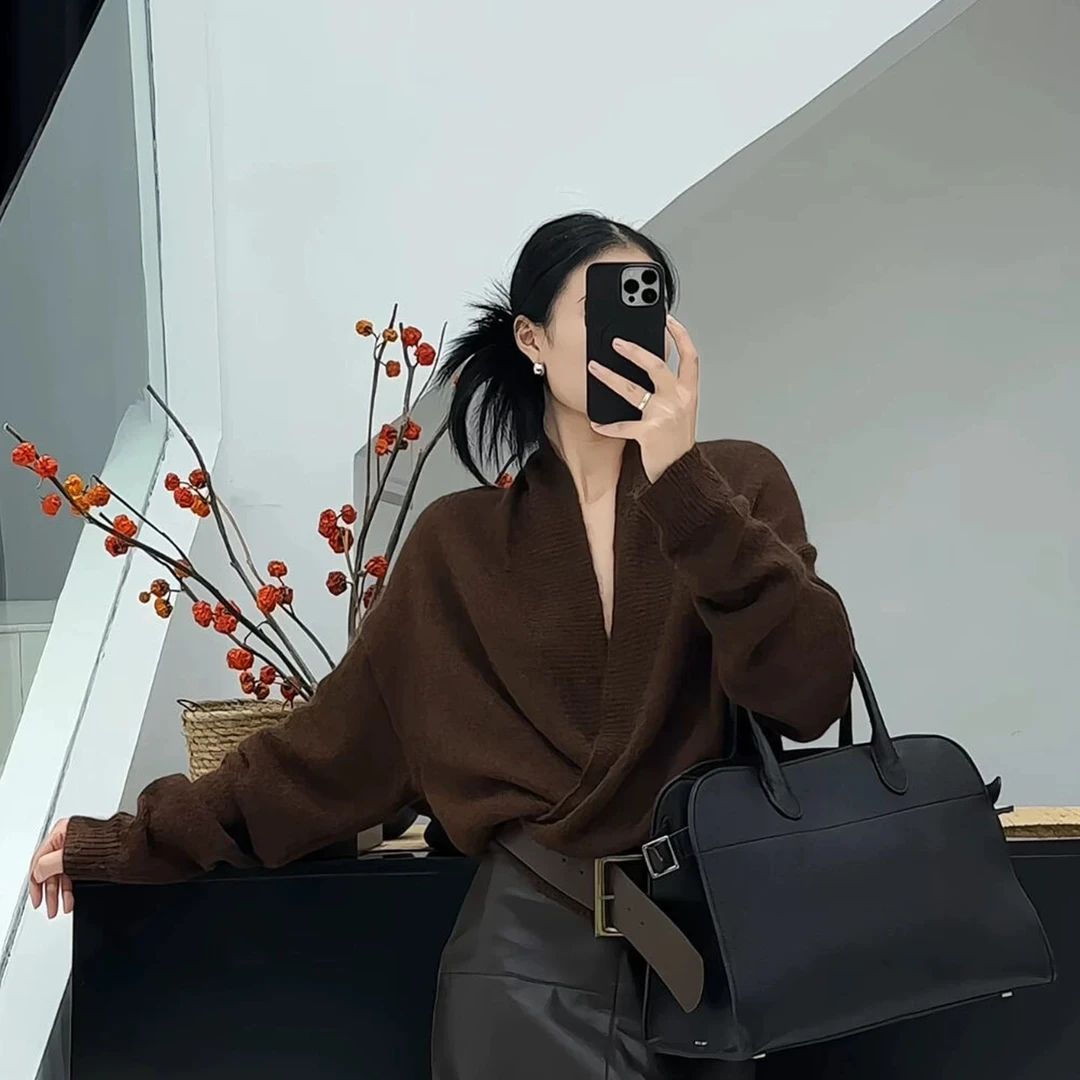 2025秋季新款毛衣法式深V性感针织上衣女荡领套头毛衣女C6394