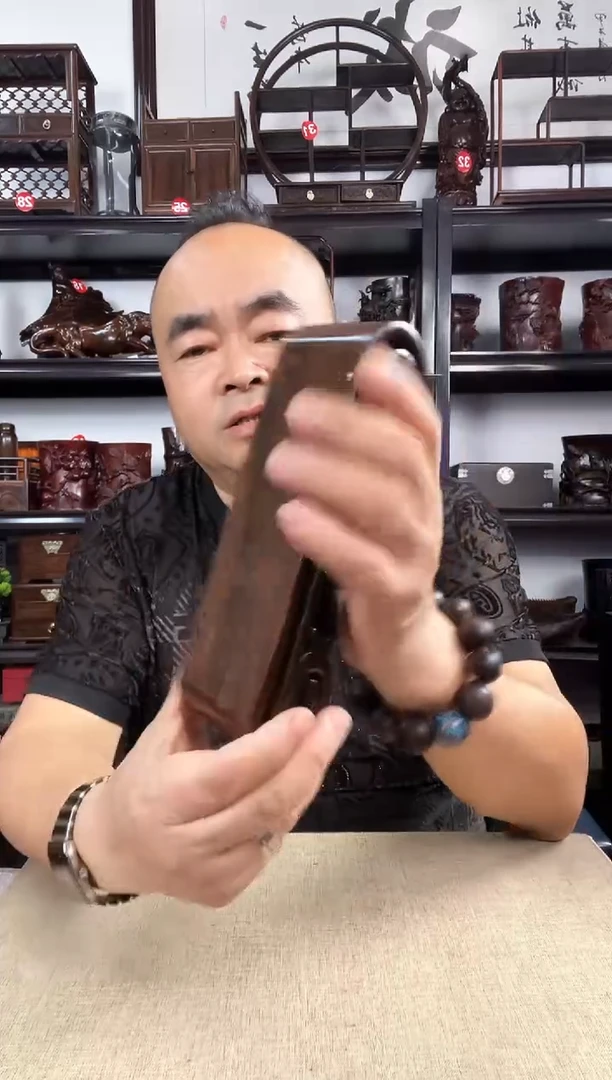 木大一连老李红木工艺品