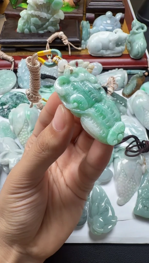吊坠(不含链)未镶嵌翡翠1
