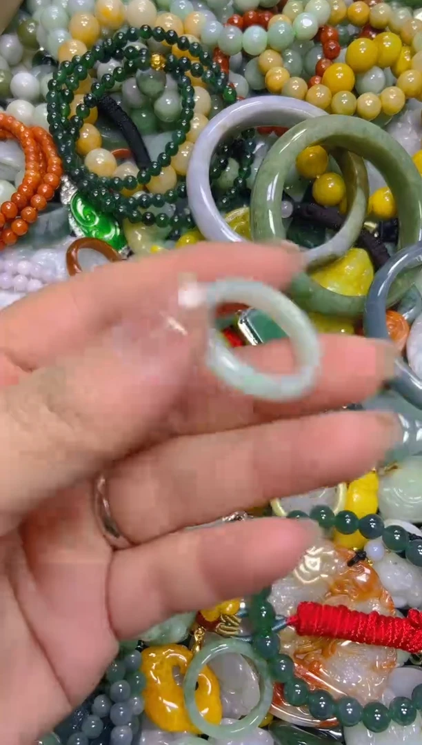 颈饰未镶嵌翡翠18/F/翡翠A货，一件也是批发价